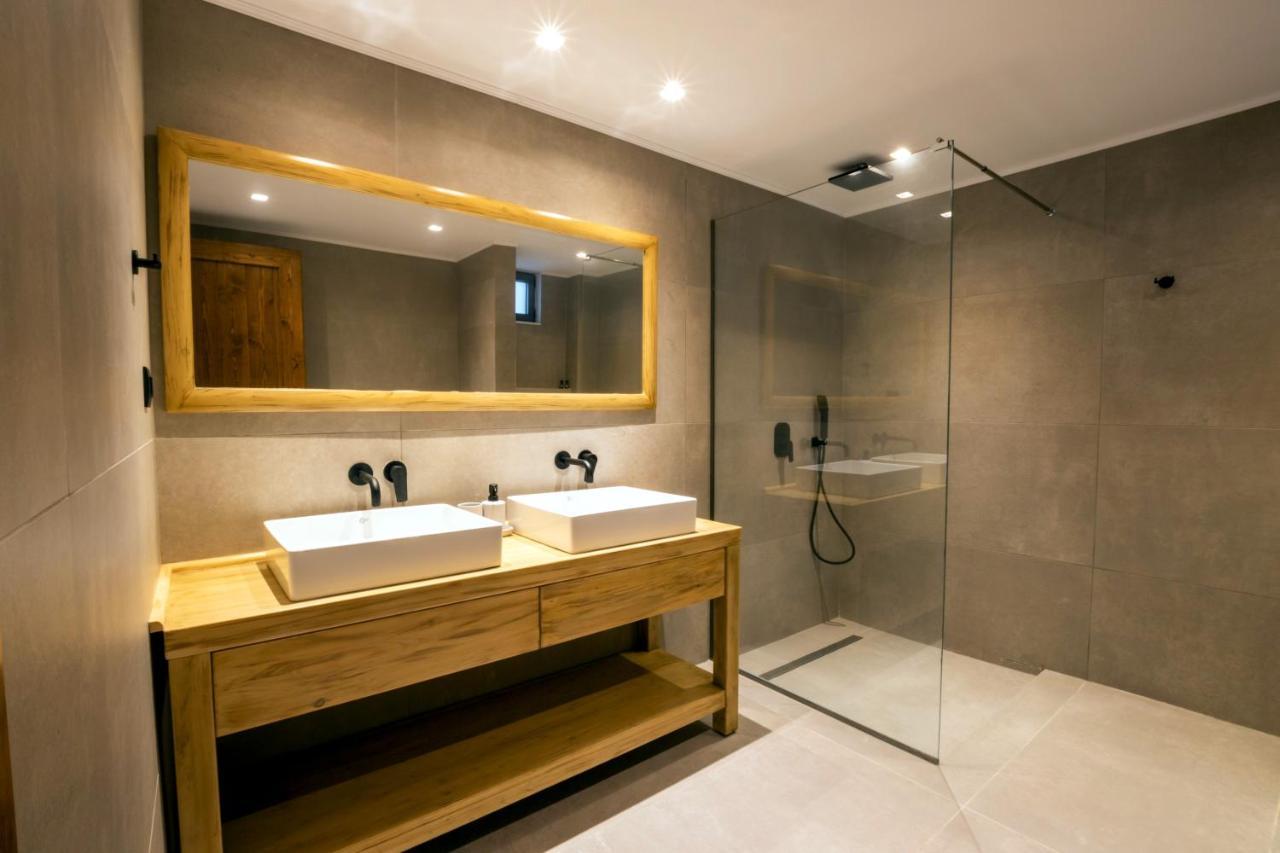 Cato Agro 4, Seafront Villa With Private Pool Afiartis Bagian luar foto