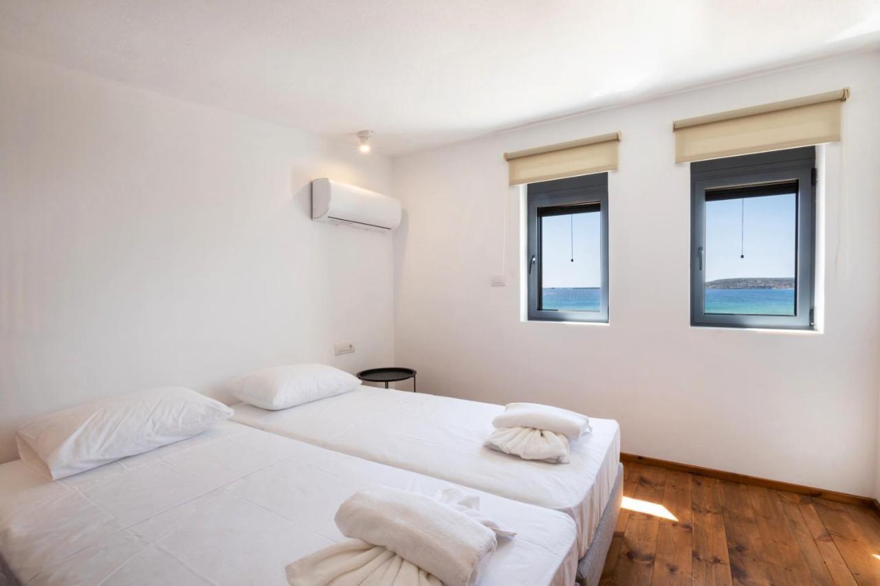 Cato Agro 4, Seafront Villa With Private Pool Afiartis Bagian luar foto