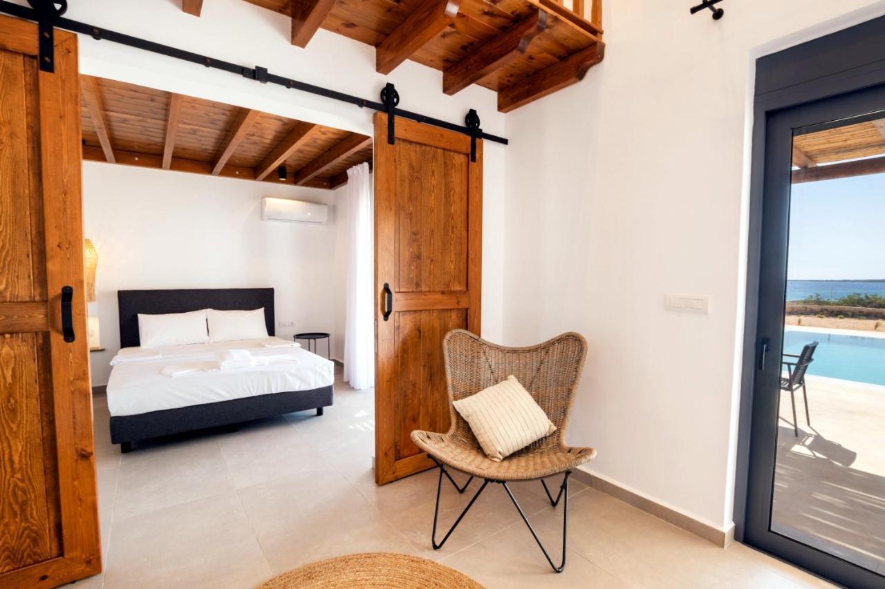 Cato Agro 4, Seafront Villa With Private Pool Afiartis Bagian luar foto